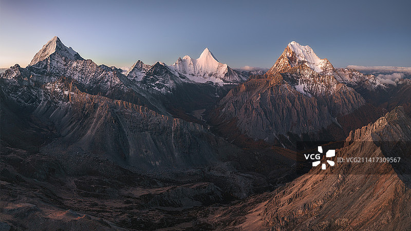 稻城亚丁雪山图片素材
