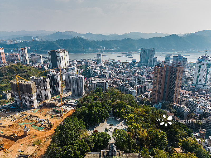 广西梧州城市建筑航拍万秀区图片素材