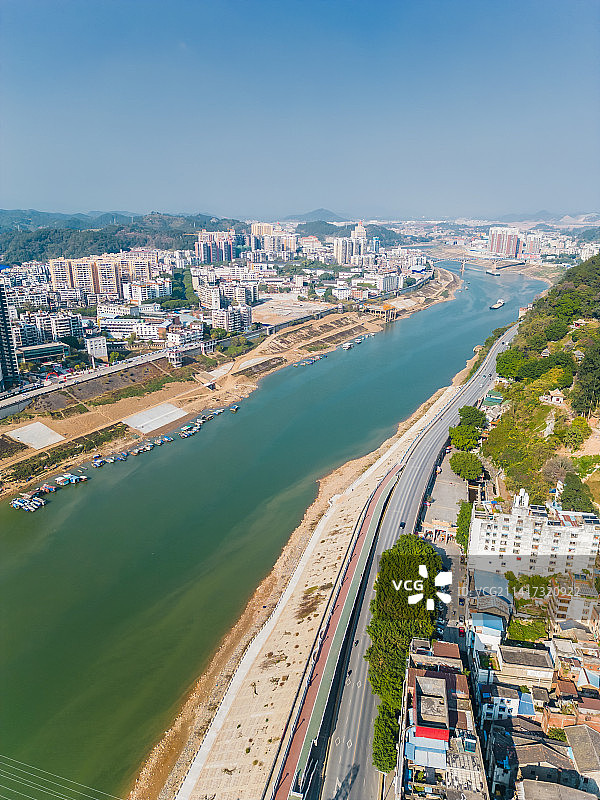 广西梧州城市建筑航拍万秀区桂江风光图片素材