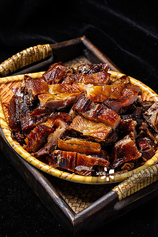 中式美食切好的熏鸡块图片素材