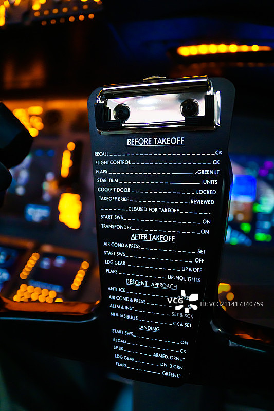 飞机驾驶舱驾驶室飞行方向舵操纵杆图片素材