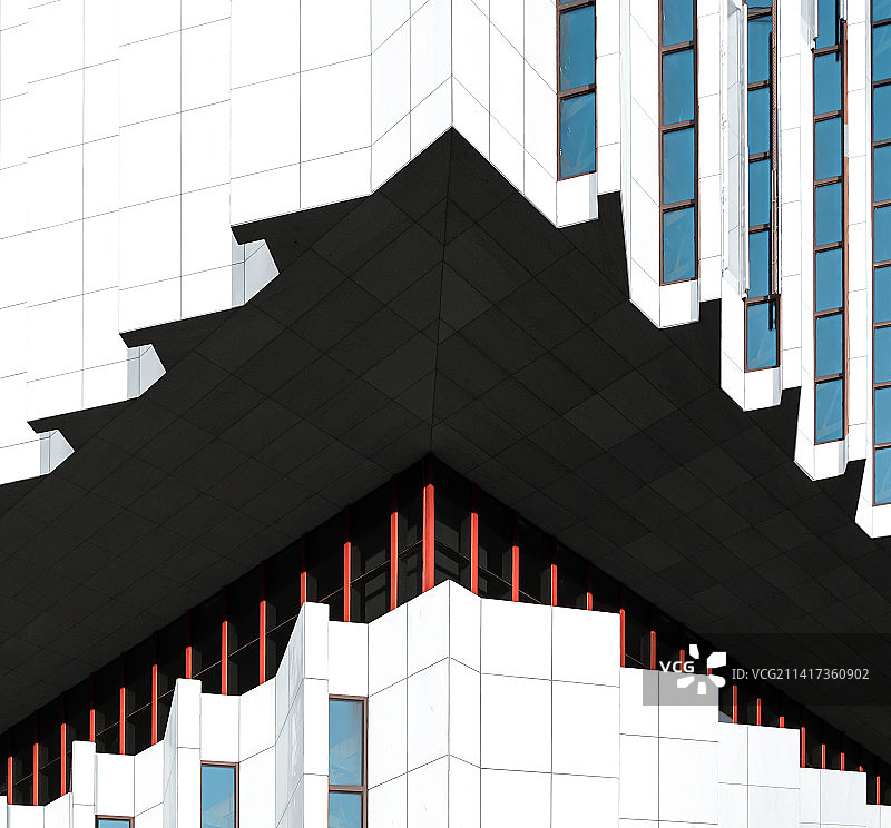 阳光下的建筑光影图片素材