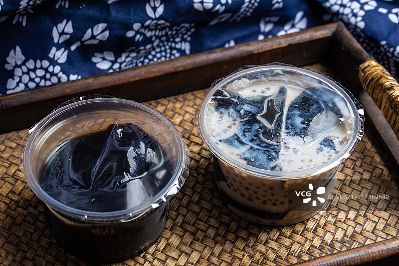 梧州美食原味龟苓膏和椰汁龟苓膏图片素材