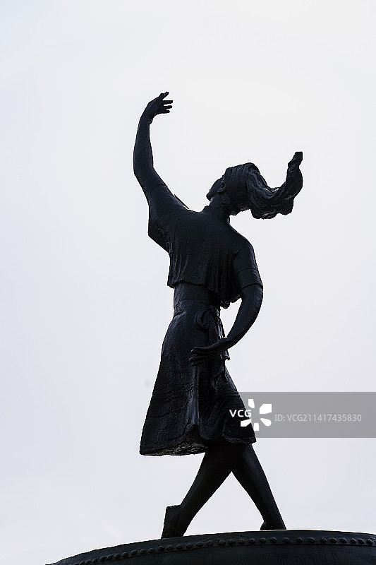 湖北恩施土家女儿城雕像图片素材