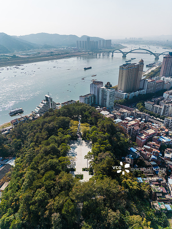 广西梧州城市航拍珠山公园图片素材