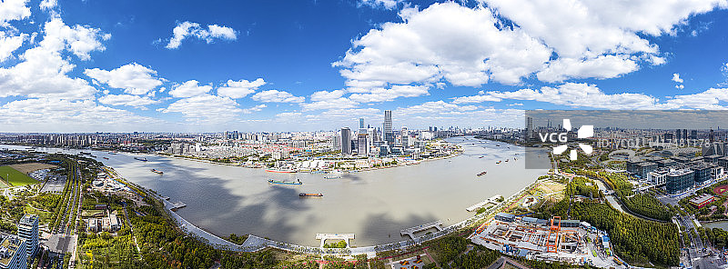 上海滨江两岸建筑晴天全景照片图片素材