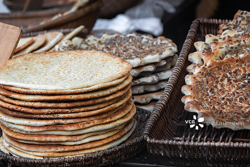 陕西省咸阳市袁家村小吃烤馕图片素材
