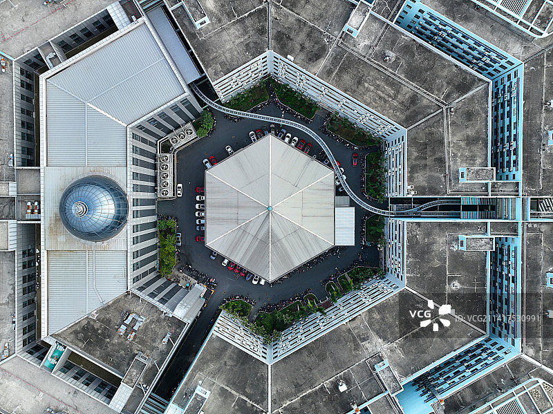 广东省深圳市坪山区比亚迪汽车总部六角大楼航拍图片素材