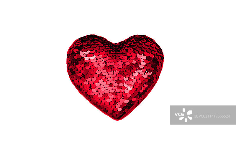 白色背景下的红色心形特写图片素材