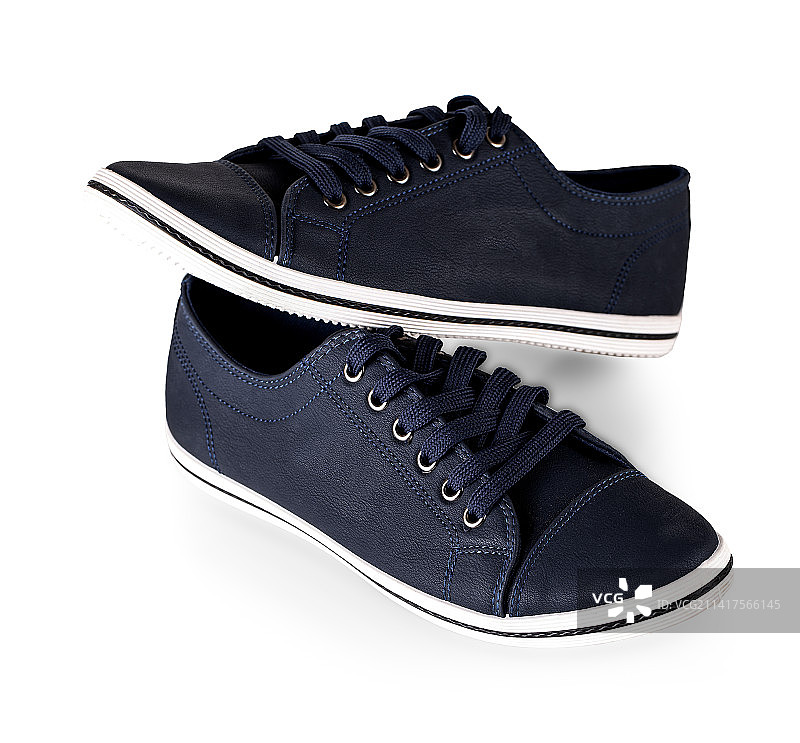 白色背景上隔离的蓝色夏季运动鞋图片素材