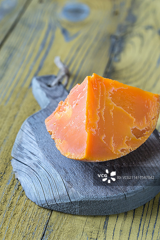 木板上的米莫雷特奶酪，罗马尼亚图片素材
