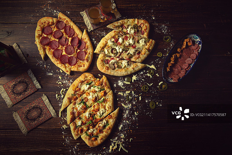 巴基斯坦，桌子上食物的俯视照片图片素材