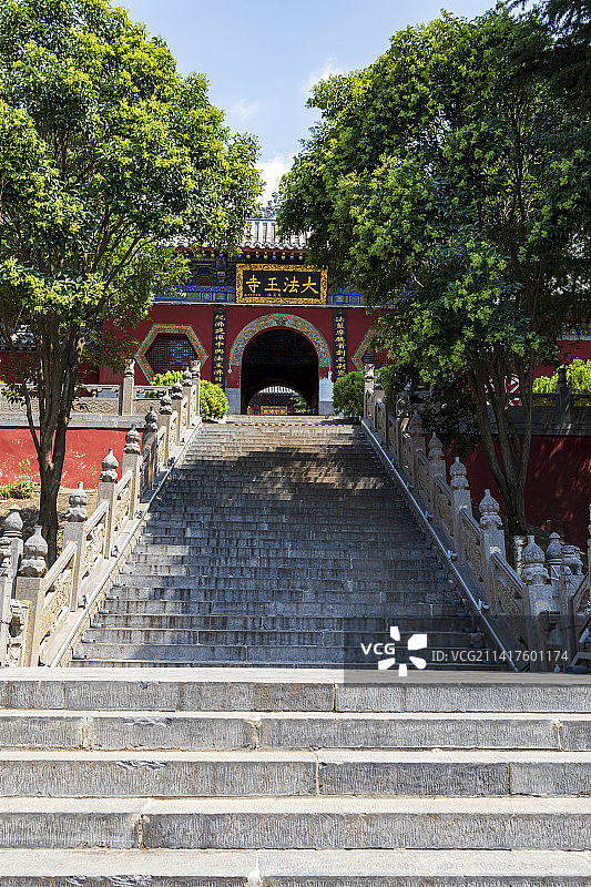 河南省郑州登封大法王寺夏天户外风光图片素材