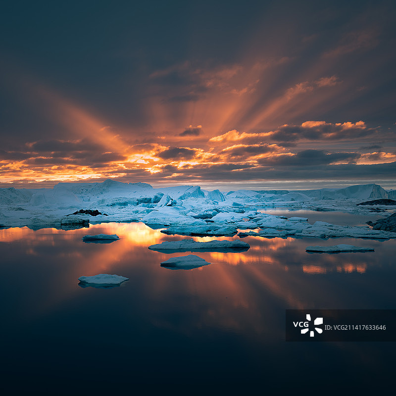 迪斯科湾日落海景，格陵兰图片素材