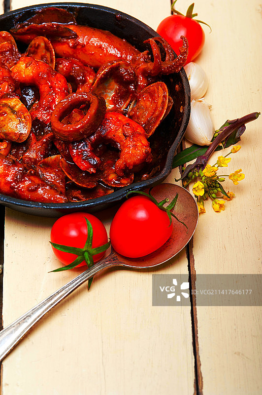 铁锅海鲜炖菜图片素材