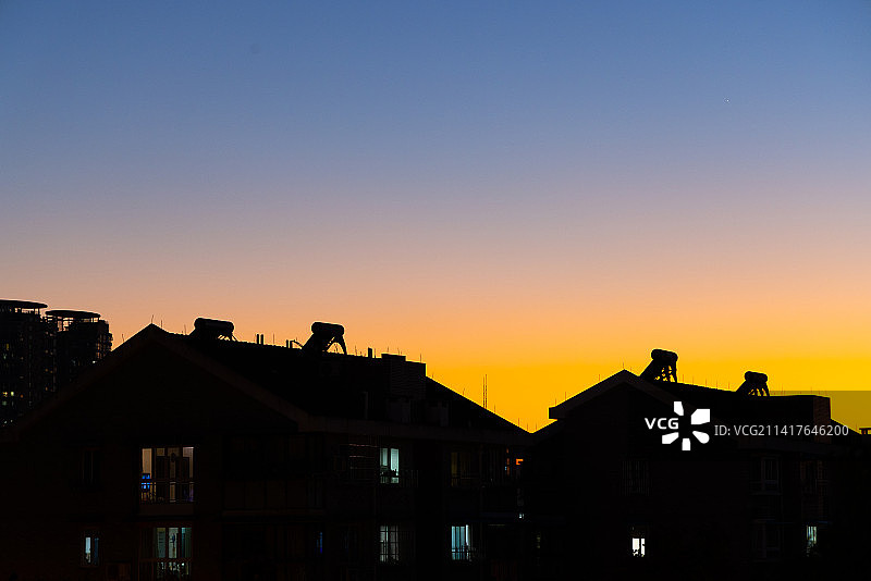 晚霞下的小窗图片素材