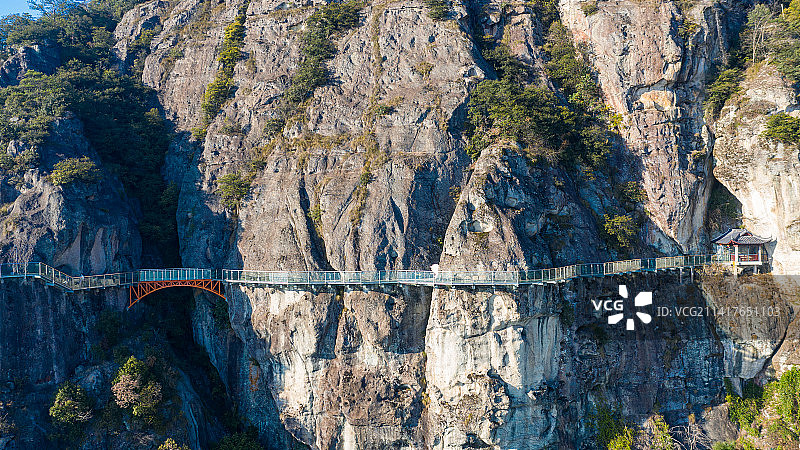 浙江建德大慈岩悬崖栈道图片素材