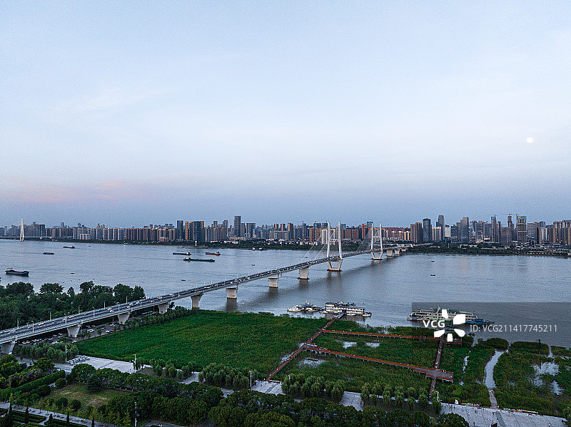 湖北省武汉市江岸区武汉天地城市天际线航拍图片素材