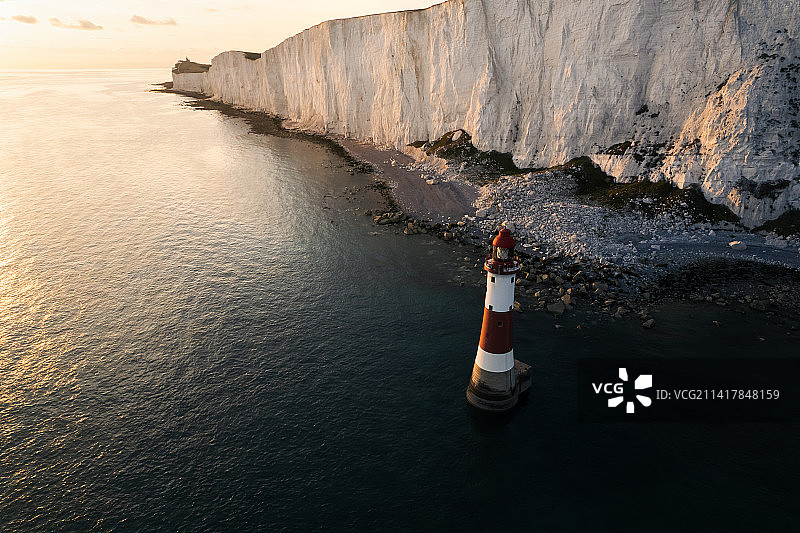 英国布莱顿白崖与灯塔 日落时分图片素材