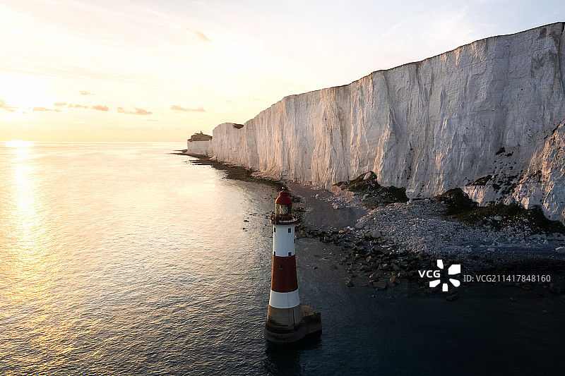 英国布莱顿白崖与灯塔 日落时分图片素材
