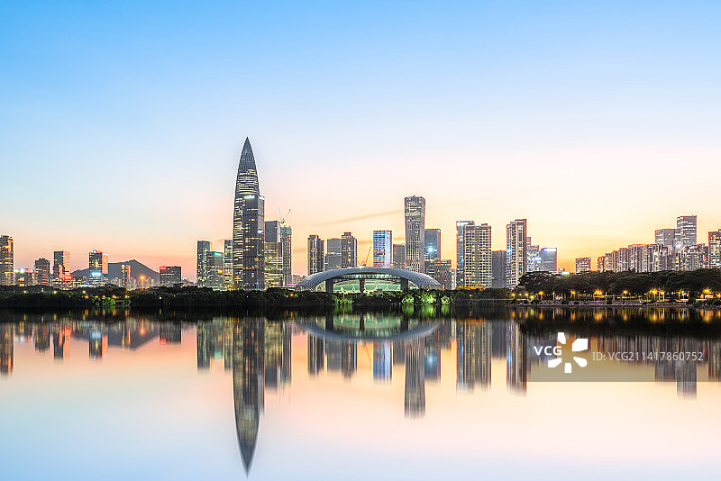 深圳湾华润大厦，深圳湾体育馆，深圳湾一号城市夜景图片素材