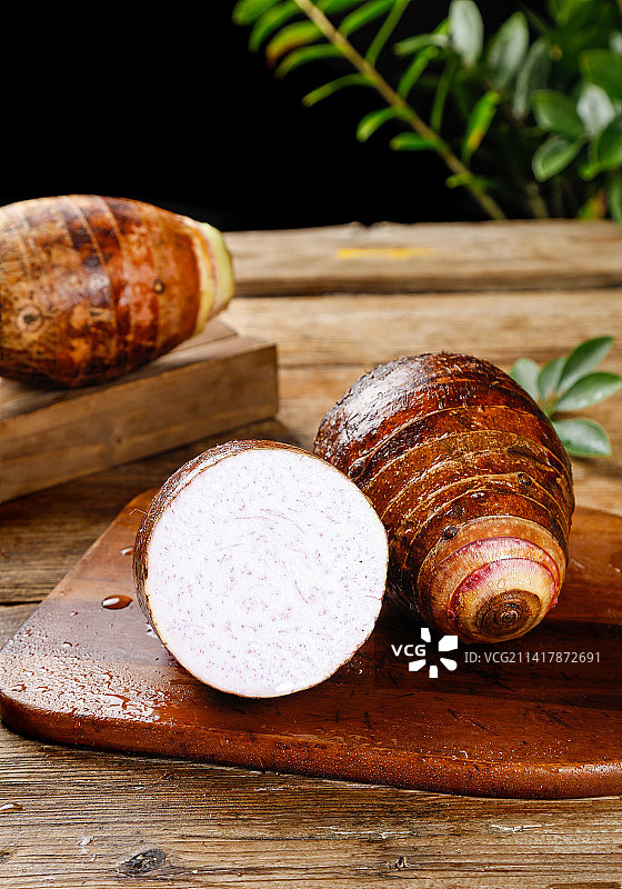 深底上的荔浦芋头图片素材