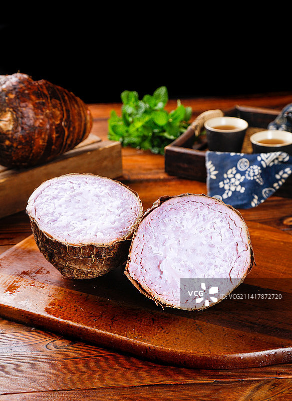 深底上的荔浦芋头图片素材