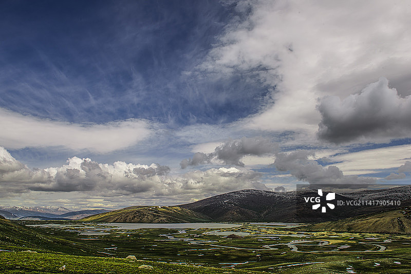 新疆阿勒泰地区清河县风光怡人图片素材