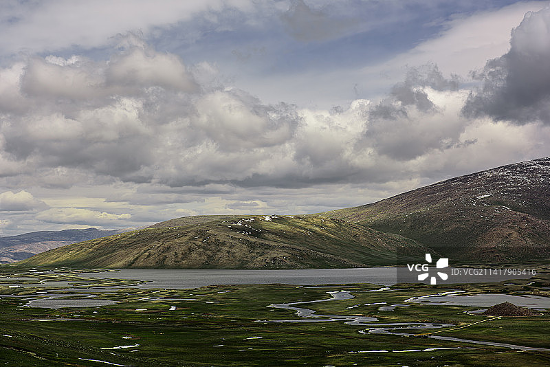 新疆阿勒泰地区清河县风光怡人图片素材