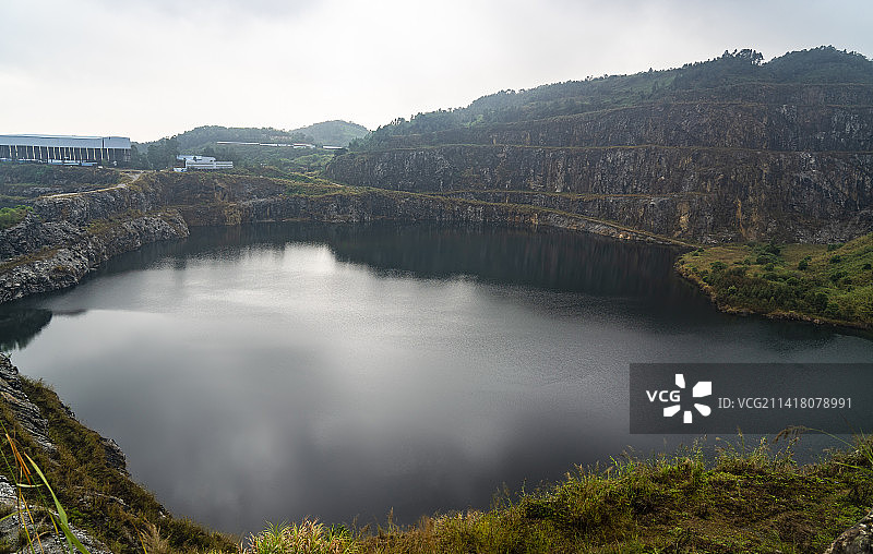 广州市黄埔区石牙顶天坑全景图图片素材