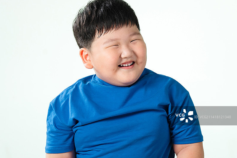 可爱的肥胖小男孩图片素材