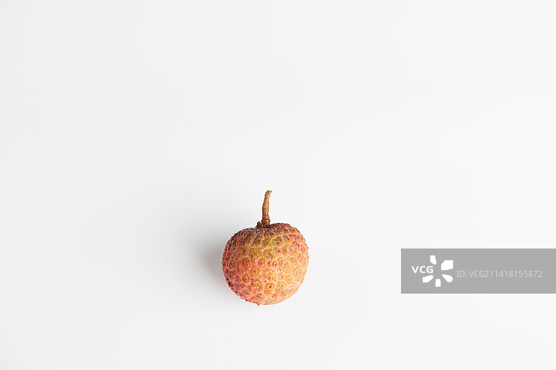 白色背景中的岭南佳果桂味荔枝图片素材