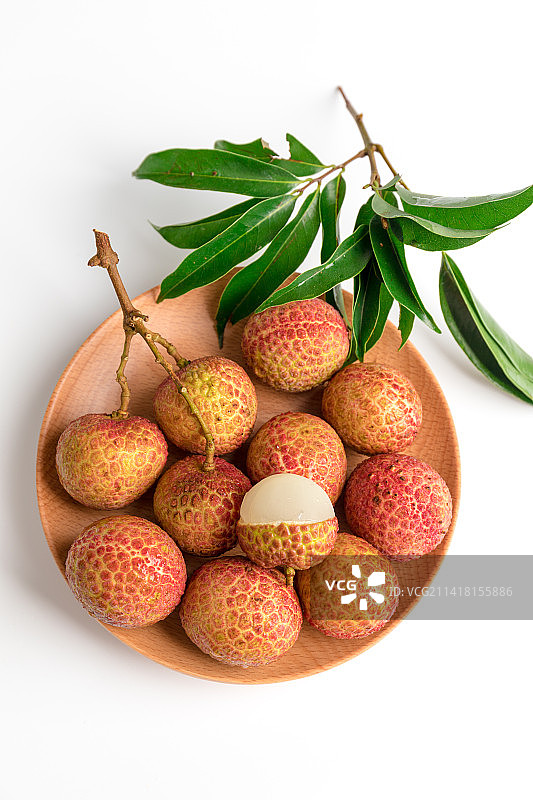 白色背景中的岭南佳果桂味荔枝图片素材