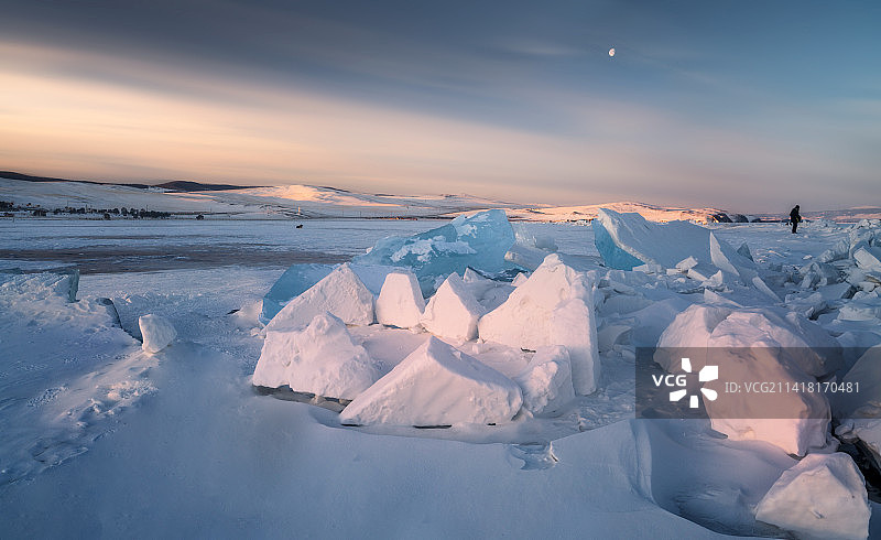 晨曦冰雪图片素材