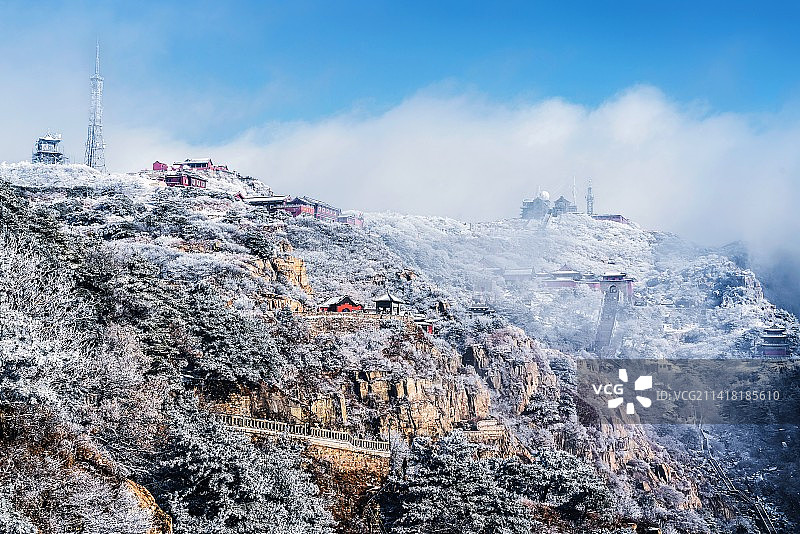 雪霁泰山图片素材
