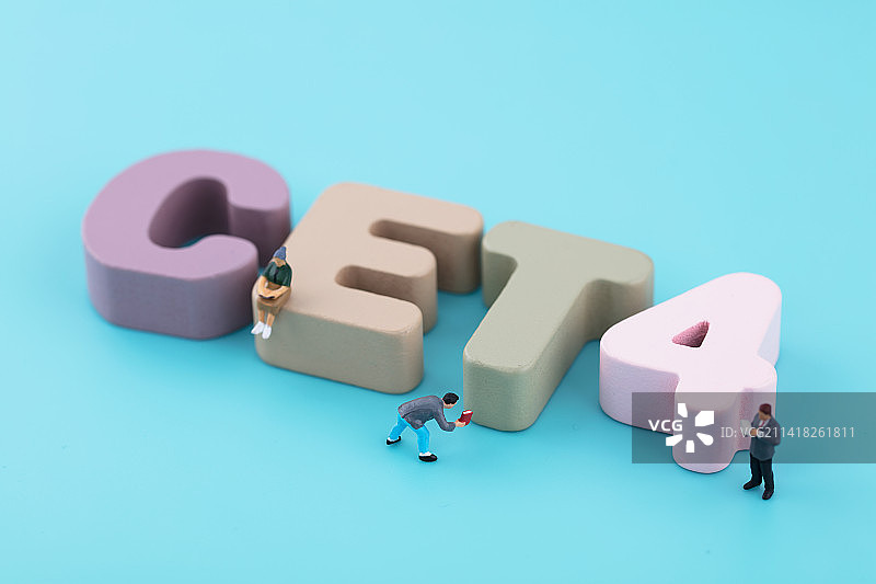 微缩世界英语四级考试学习看书图片素材