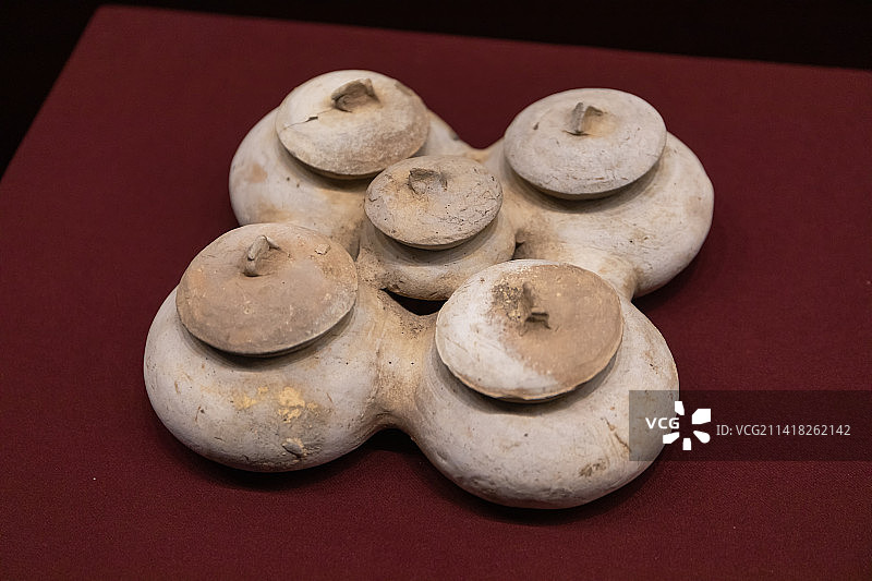 汉 白陶五联罐 中国港口博物馆收藏图片素材