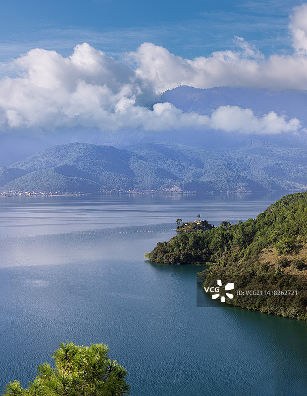中国第三大深水湖泊川滇著名旅游胜地泸沽湖图片素材