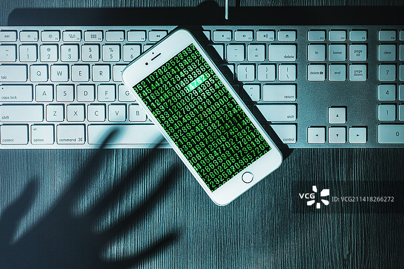 智能手机上的阴影图片素材