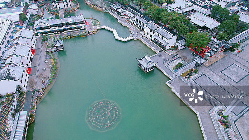 浴雪惠同池图片素材