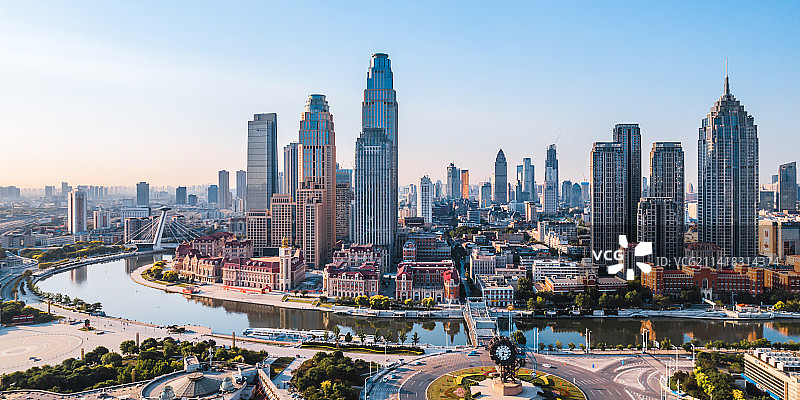 中国天津海河世纪钟和津湾广场CBD城市天际线航拍图片素材