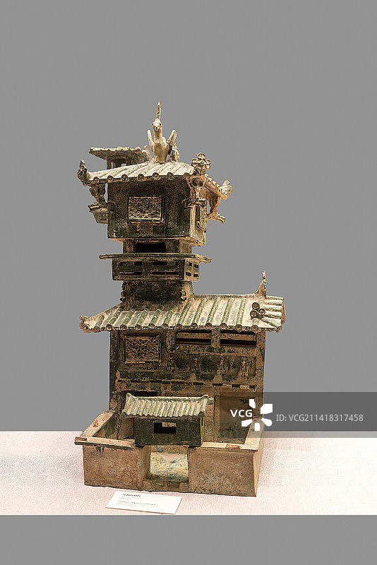 中国汉代建筑模型，绿釉陶楼院图片素材