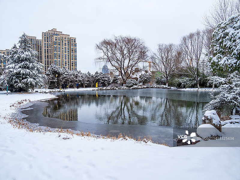 冬天 雪后的禹锡园景区 雪景 园林 公园图片素材