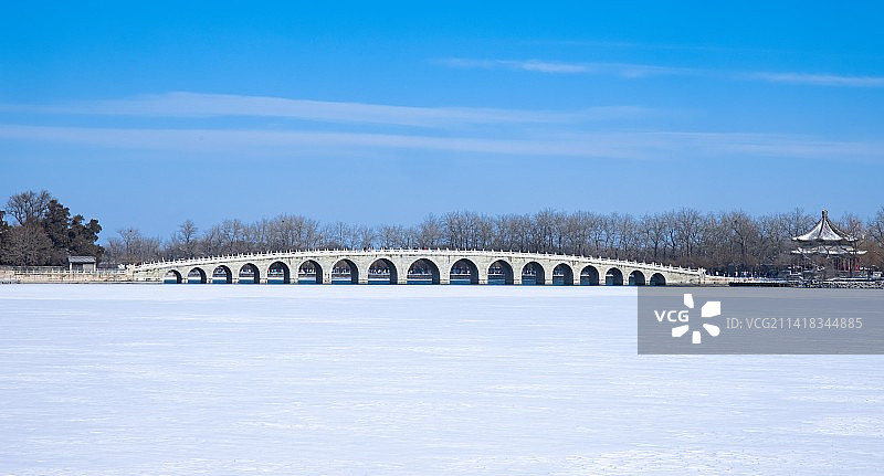 西山晴雪图片素材