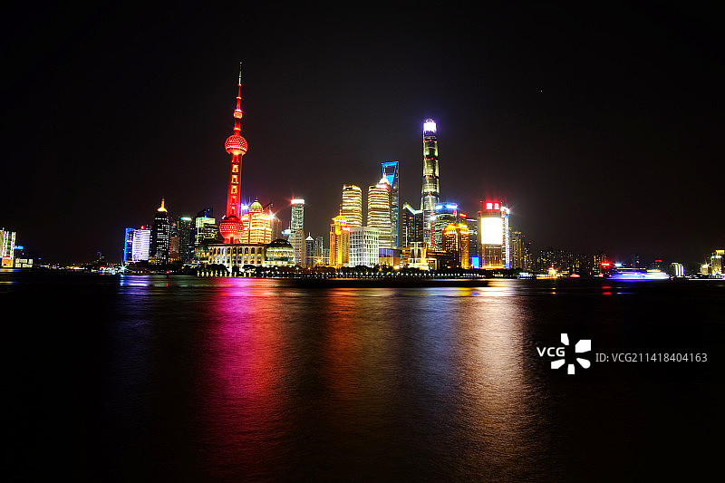 上海黄浦江浦东东方明珠夜景图片素材
