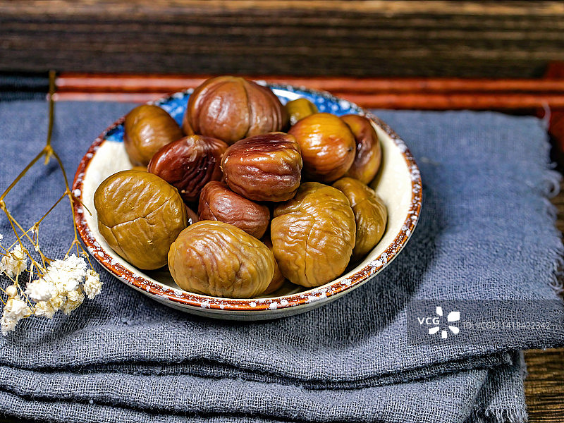 去壳熟食甘栗仁糖炒甜栗子肉剥皮蒸煮熟透即食喝茶下酒下饭休闲下午茶零食抗衰老延年益寿滋补降血糖美味佳品图片素材