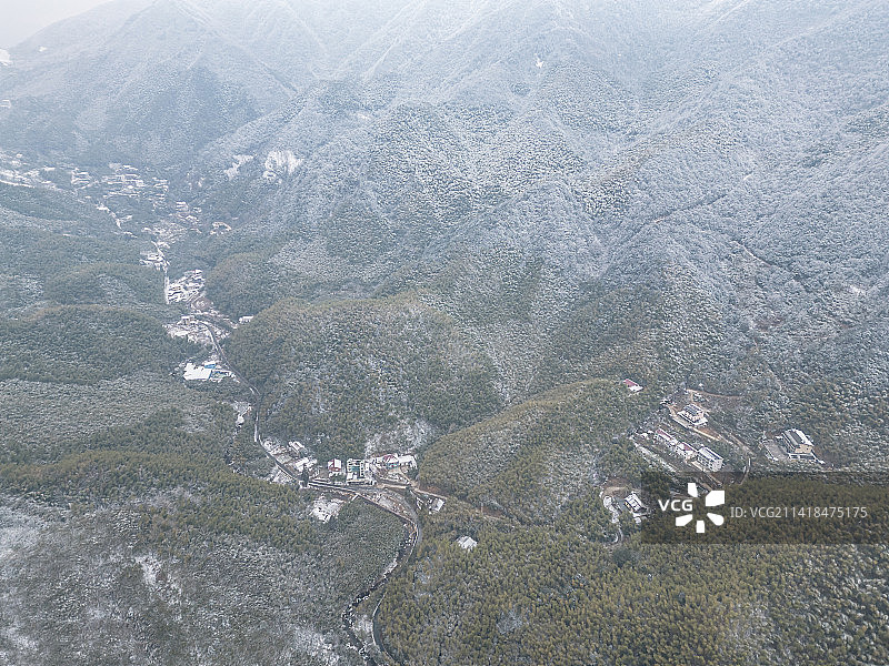 安吉龙王山雪后图片素材