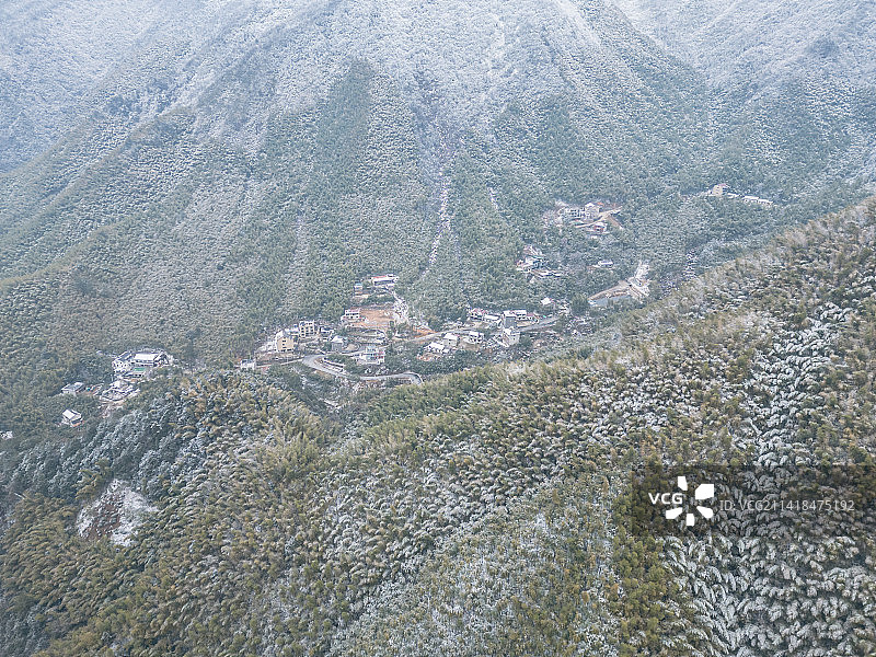 安吉龙王山雪后图片素材