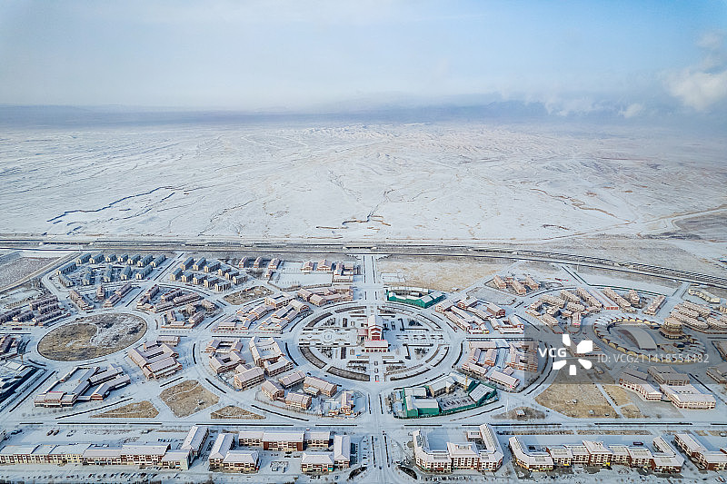 冬季大雪覆盖的闽宁镇葡萄酒庄图片素材