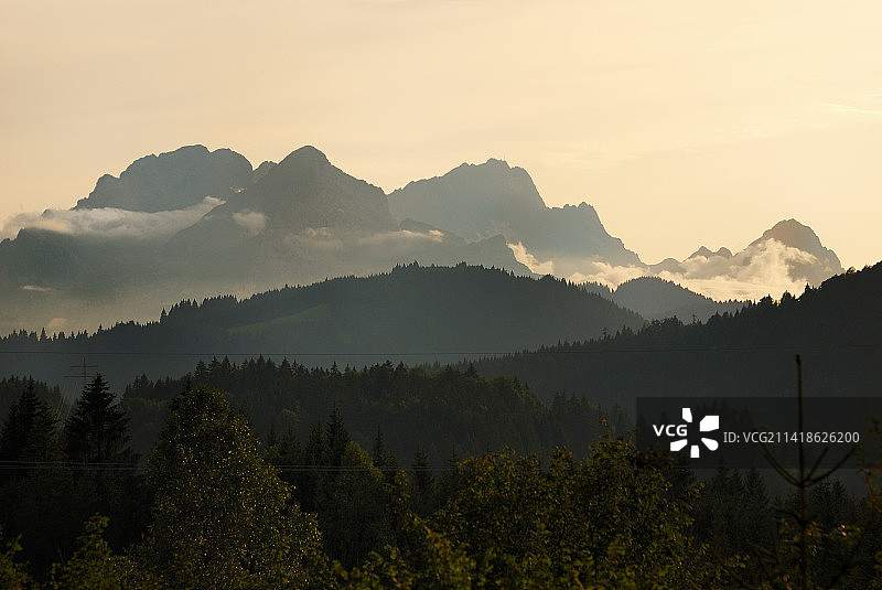 美国日落时分的山景图片素材